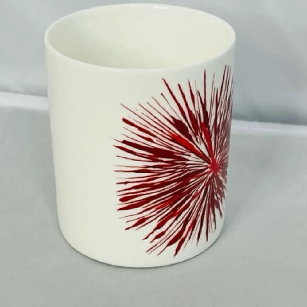 2014 Starbucks Coffee Mug Red Starburst Holiday Cup 12 oz Excellent - No cracks
